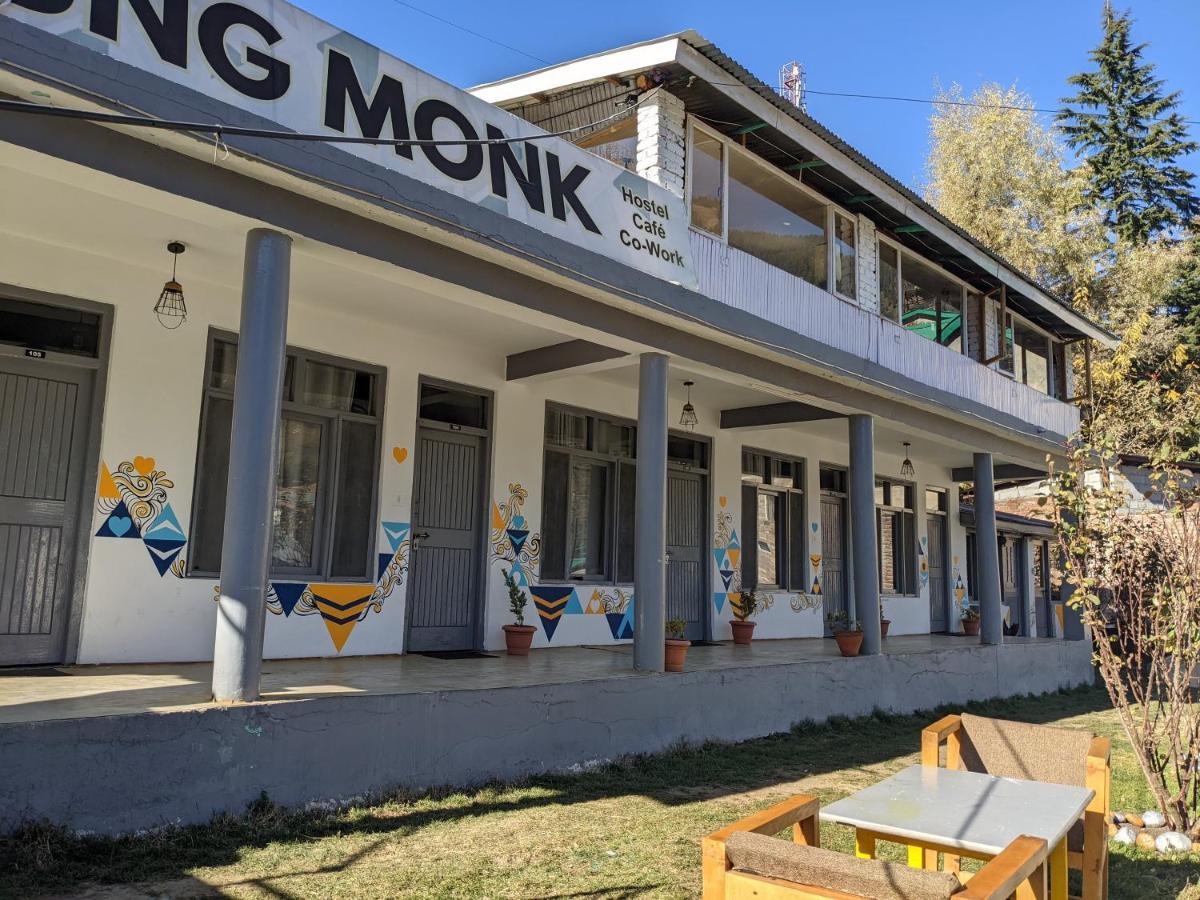 Young Monk Hostel & Cafe Old Manali Buitenkant foto