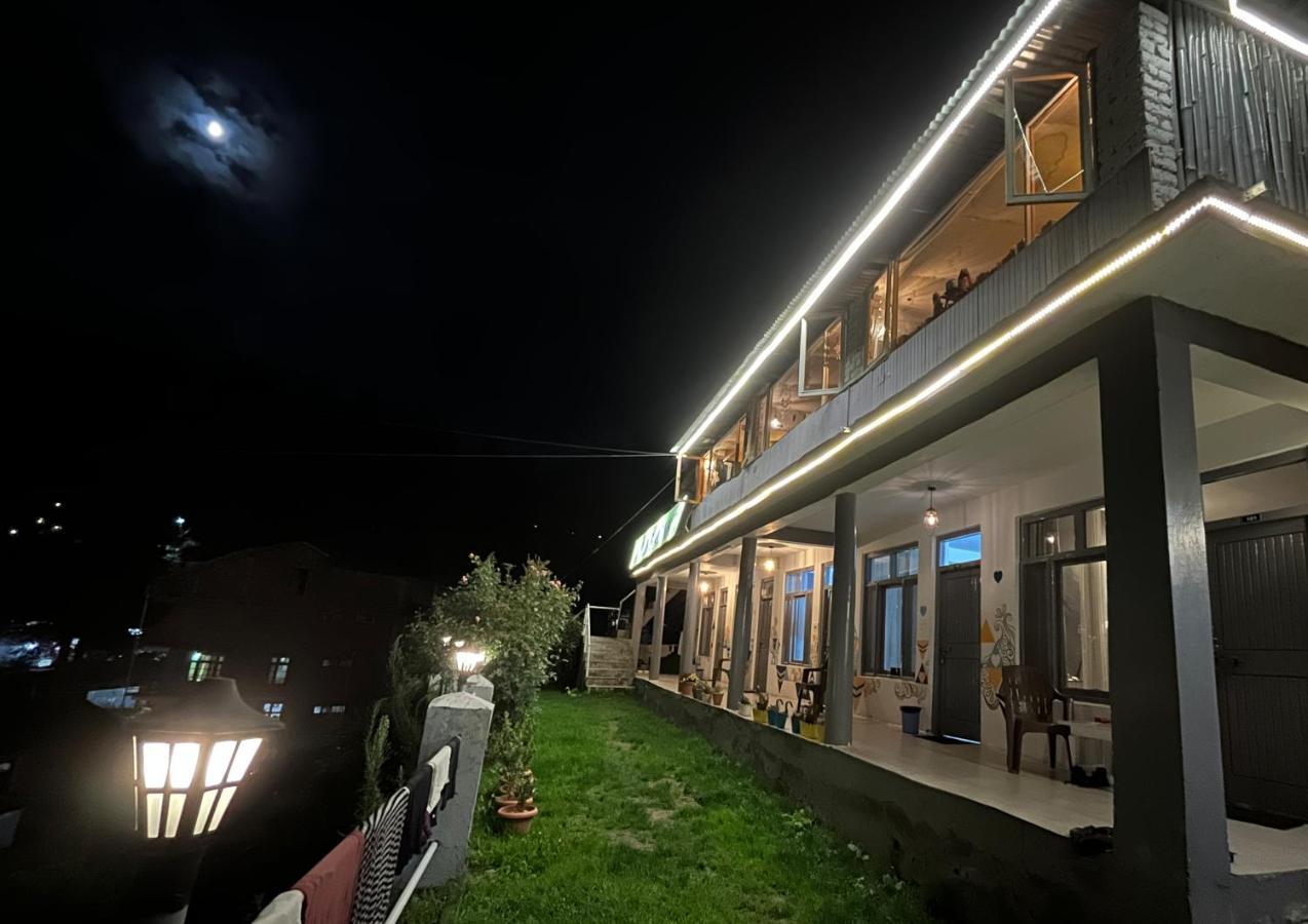 Young Monk Hostel & Cafe Old Manali Buitenkant foto